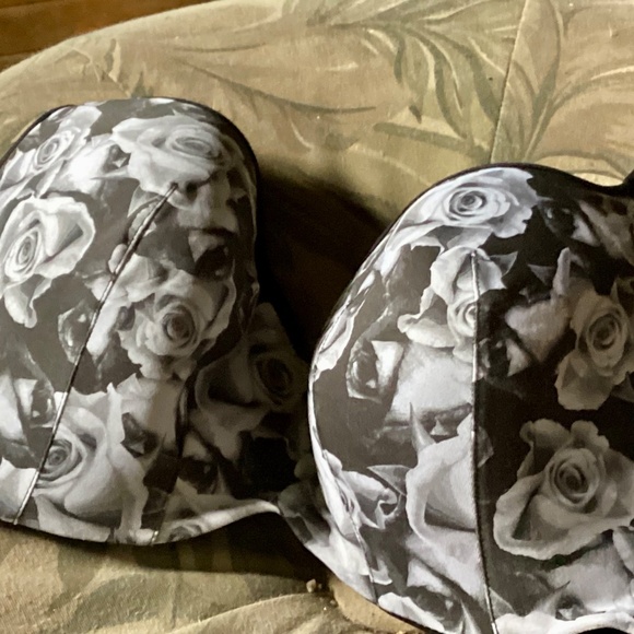 Cacique Bra 40 dd - Picture 3 of 6